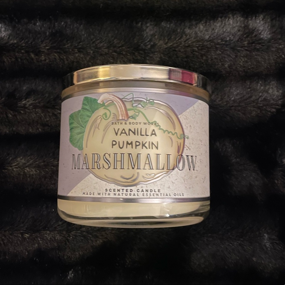 Bath and Body Works 3-Wick Vanilla Pumpkin Marshmallow Candle